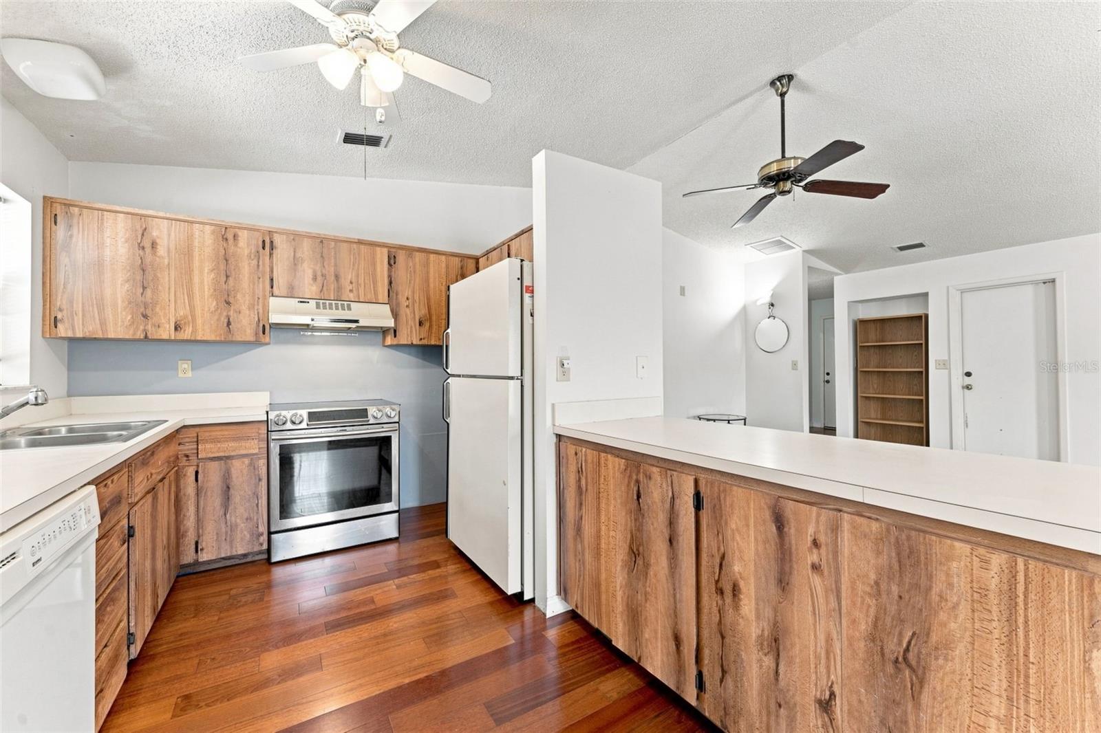 2202 Citrus Hill Ln Property Photo 11