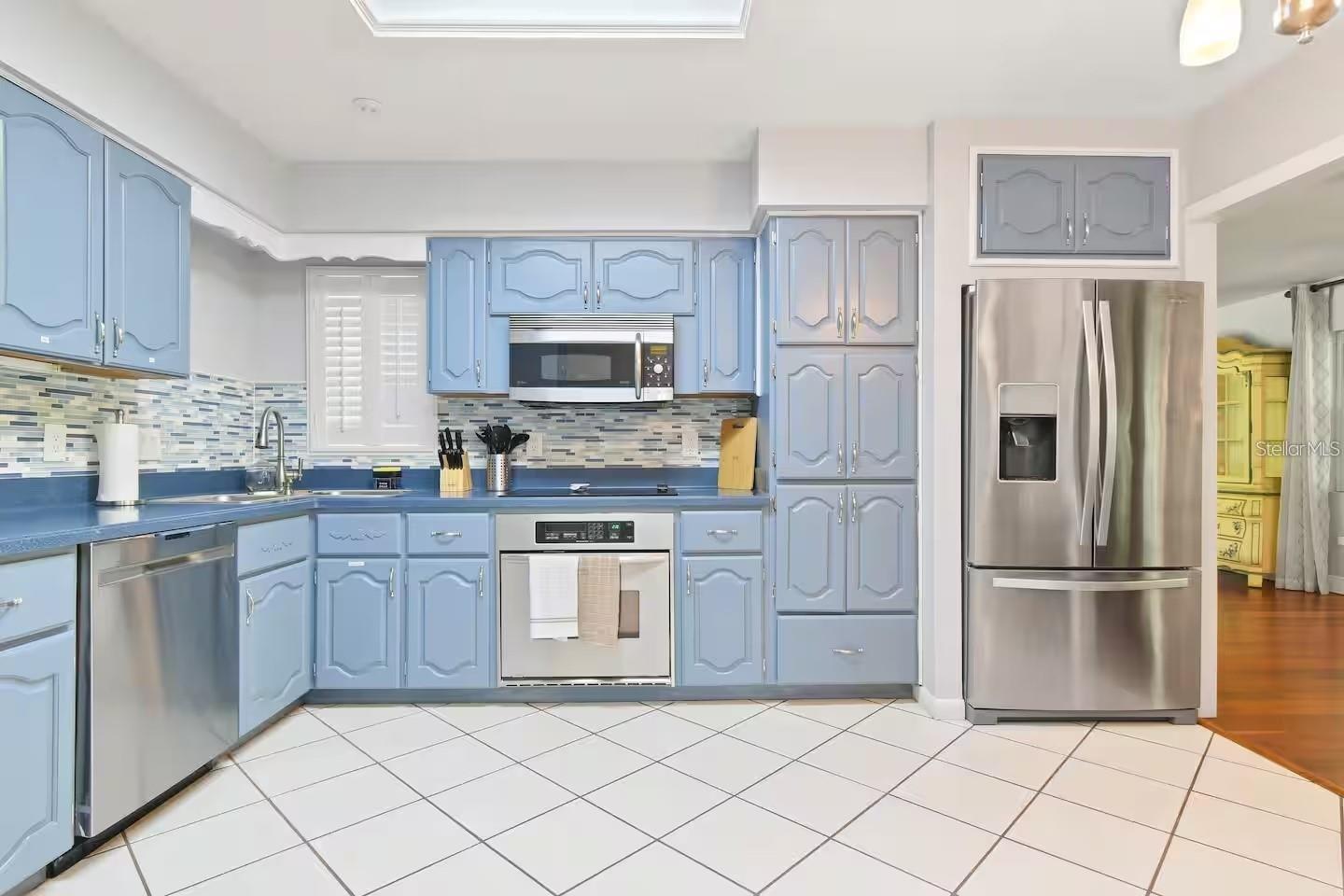 2102 W Kyra Dr Property Photo 13