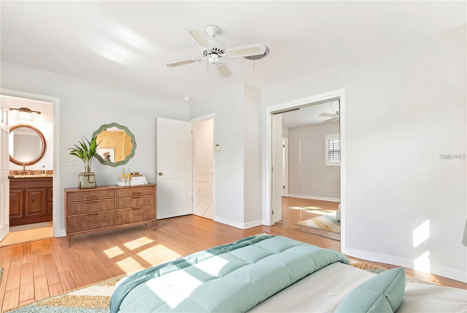 2102 W Kyra Dr Property Photo 19