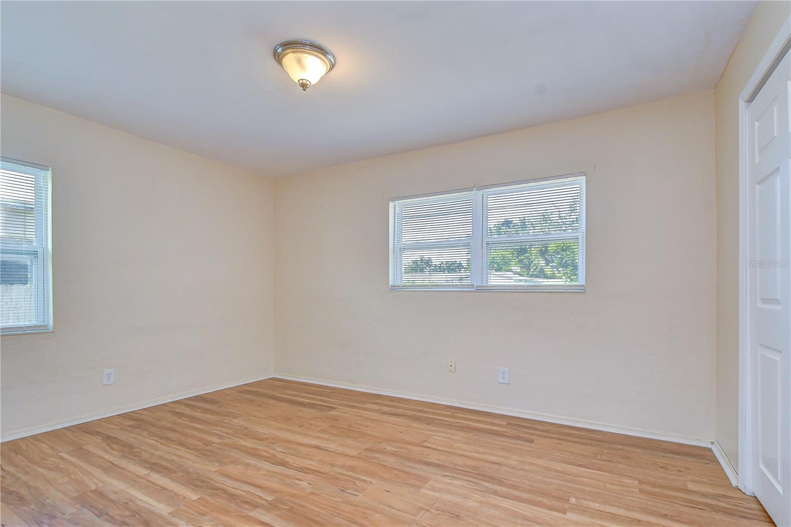 5634 9th Ave N Property Photo 23