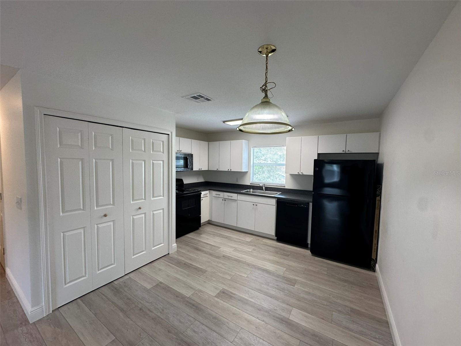 3717 N 56th St #b Property Photo 2