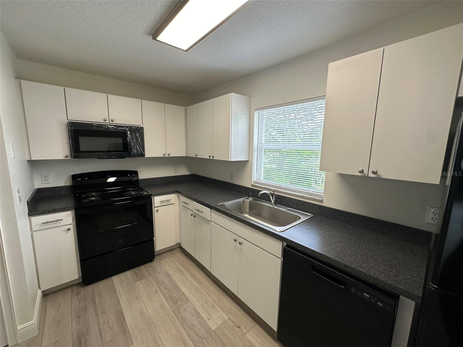 3717 N 56th St #b Property Photo 4