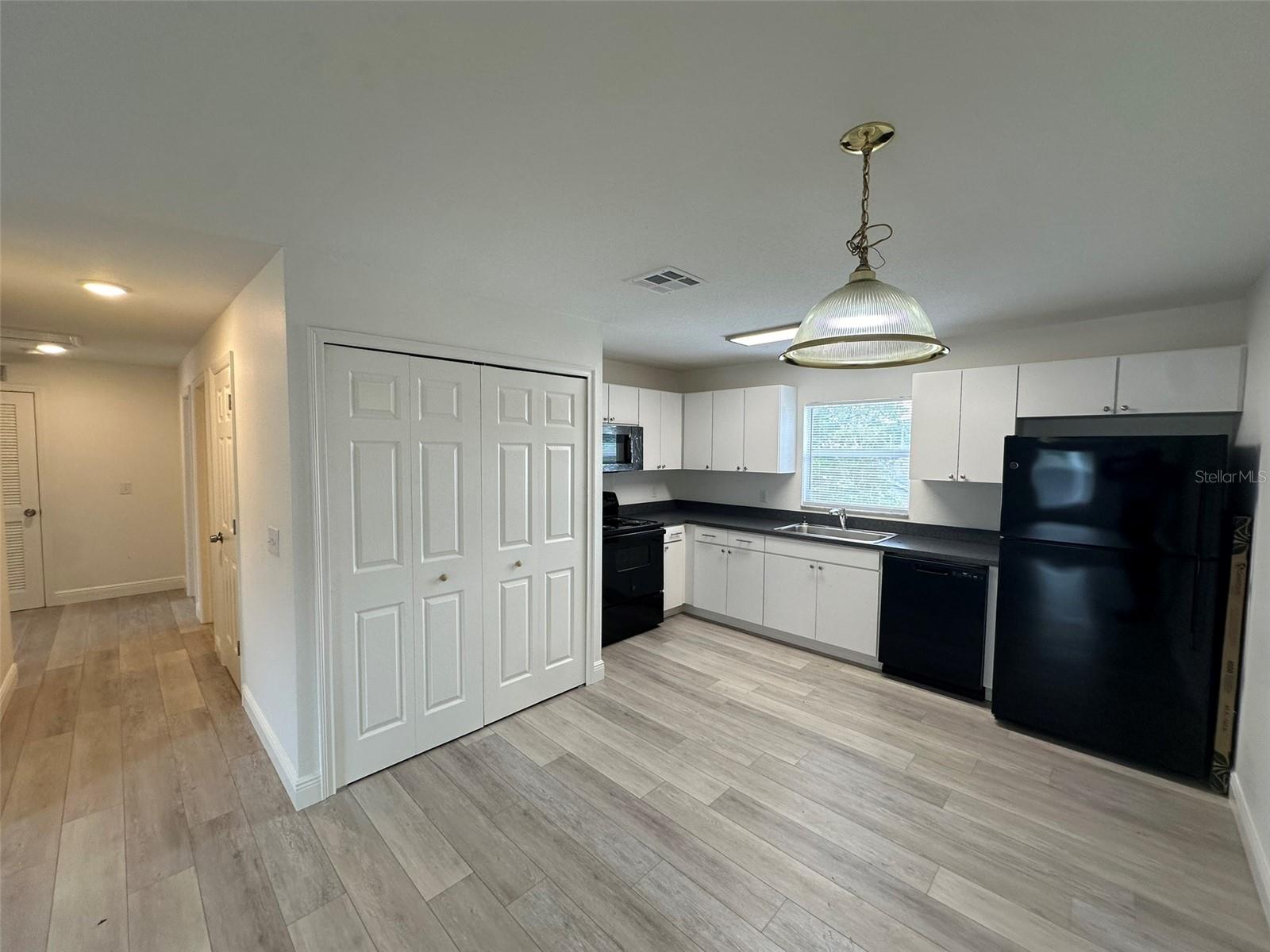 3717 N 56th St #b Property Photo 5