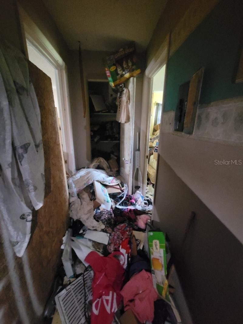 706 Oregon Ave Property Photo 6