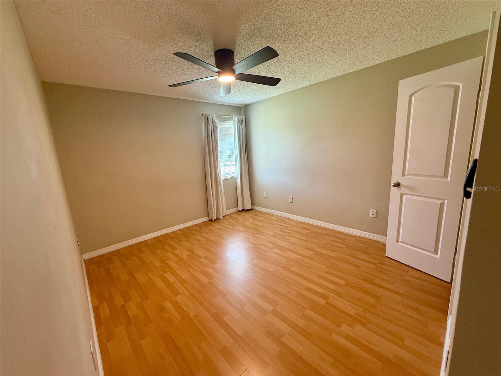 527 S Lincoln Ave #a107 Property Photo 6