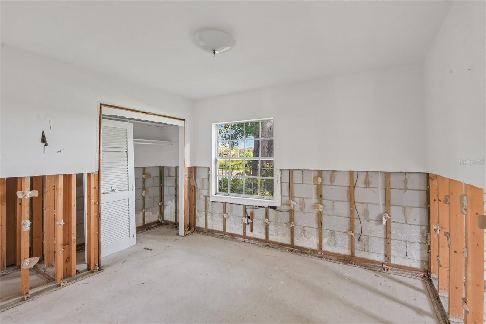 4008 Dana Shores Dr Property Photo 6