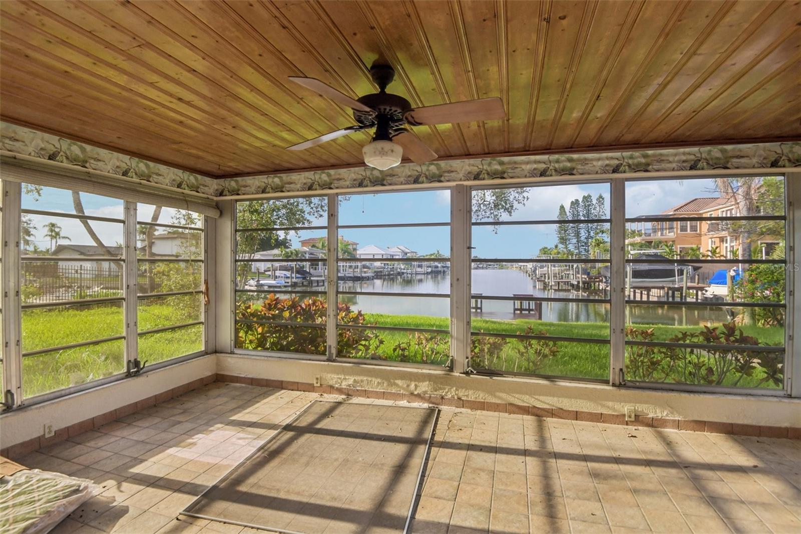 4008 Dana Shores Dr Property Photo 9