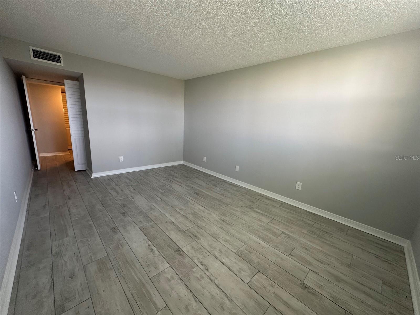 4720 Locust St Ne #101 Property Photo 16