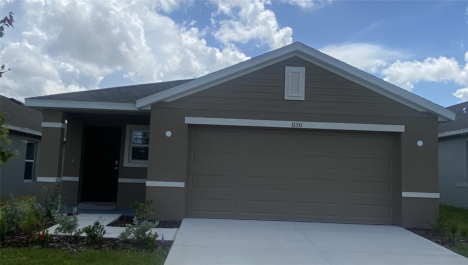 11511 MEMORIAL DR Property Photo 1