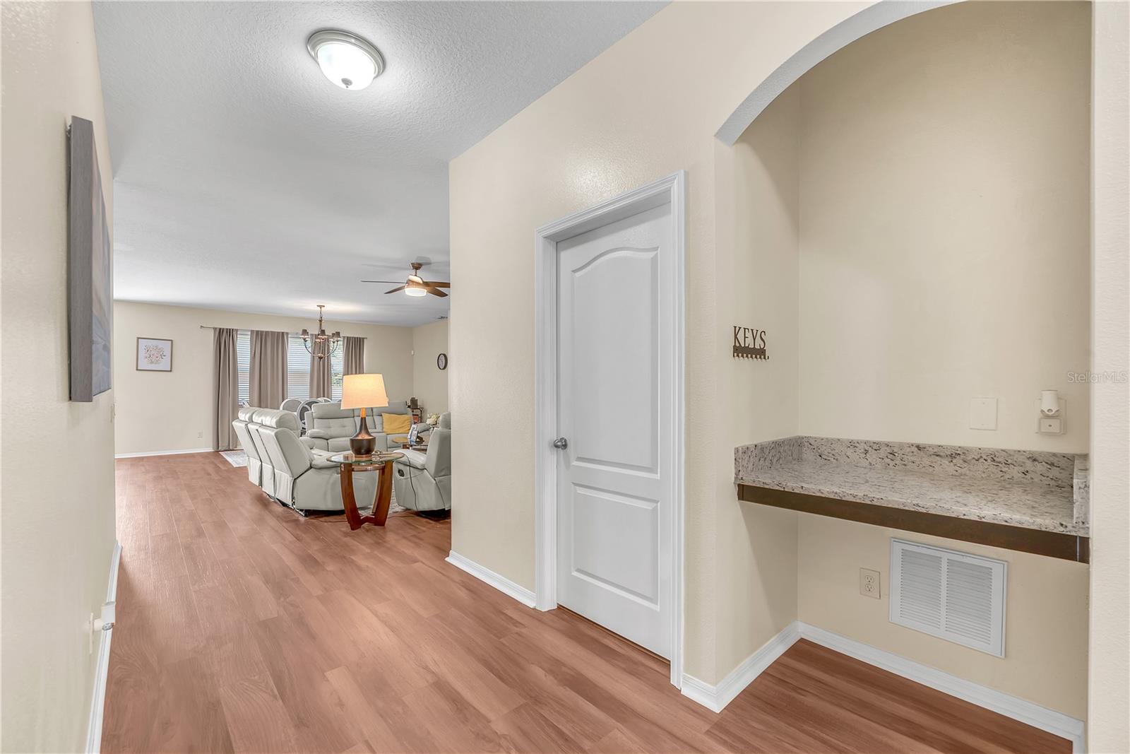 1407 Rushgrove Cir Property Photo 7
