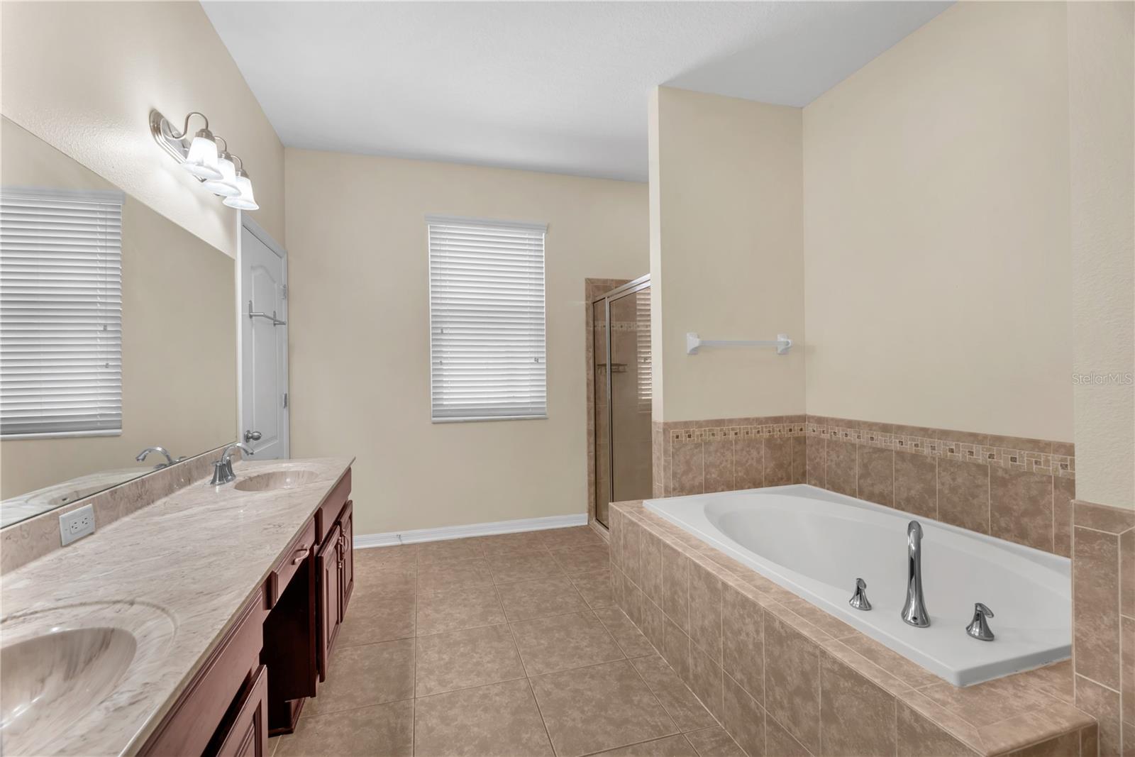 1407 Rushgrove Cir Property Photo 22