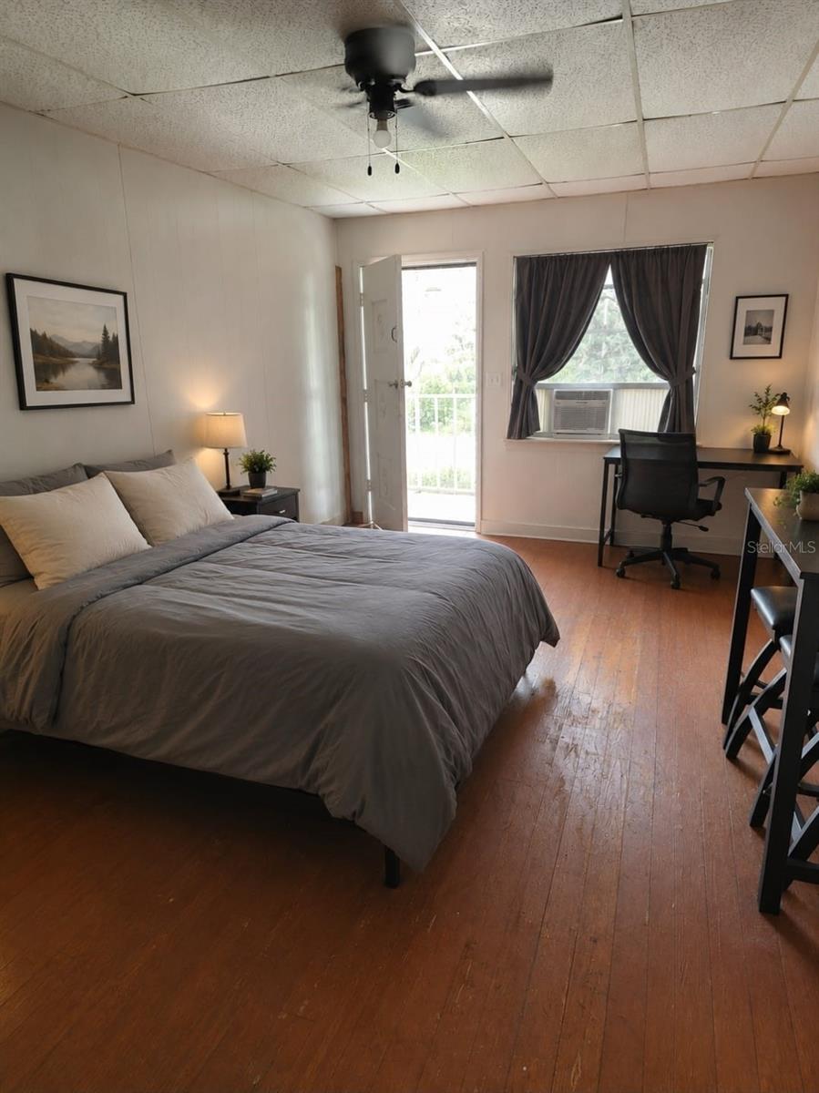 TB8539101 Property Photo 2