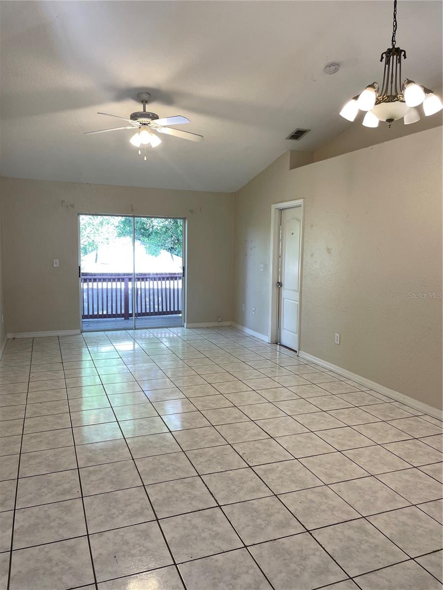 5912 Mohr Loop Property Photo 2