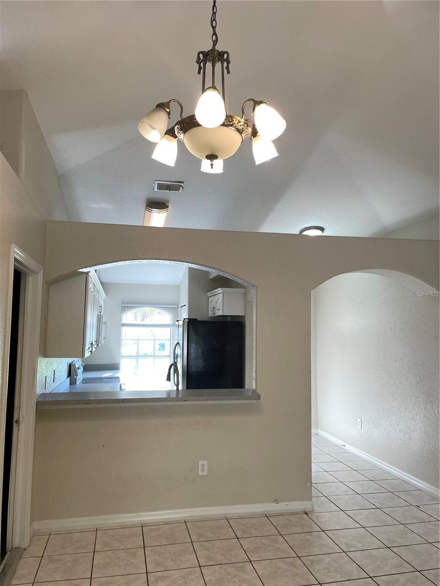 5912 Mohr Loop Property Photo 3