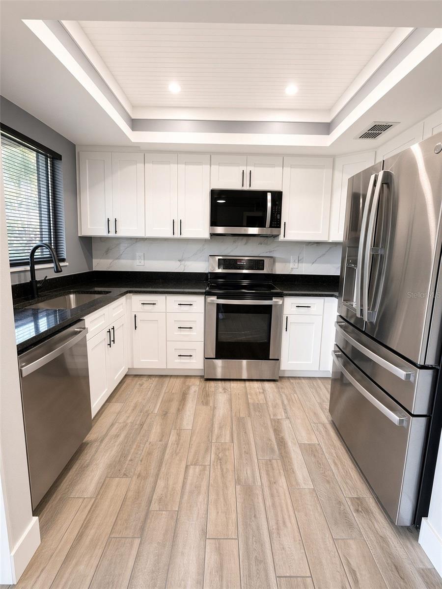 12033 Kay Dr Property Photo 6