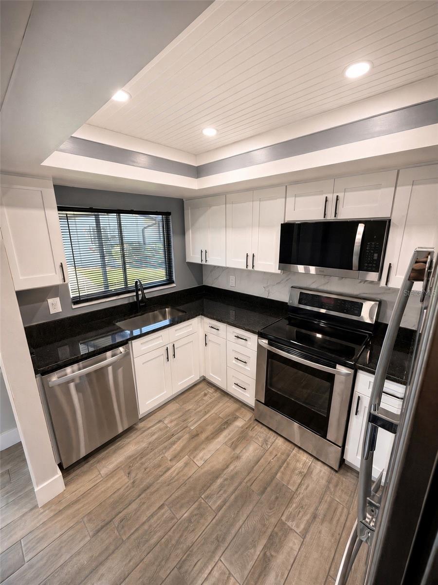 12033 Kay Dr Property Photo 7
