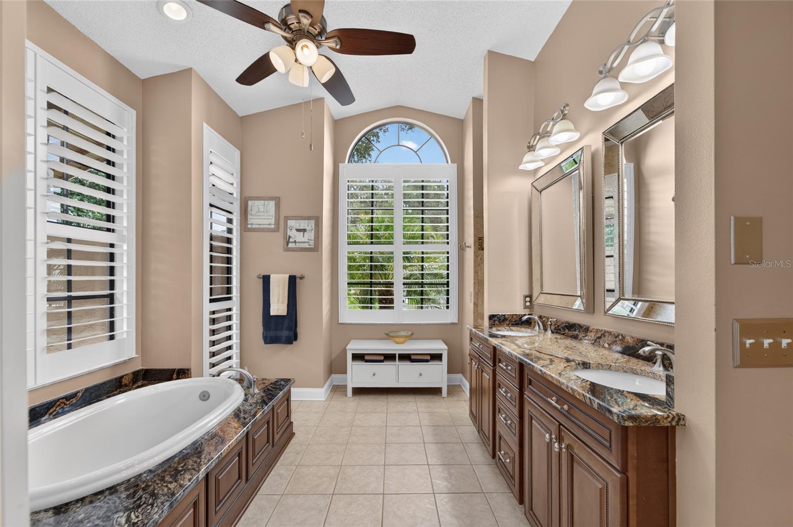2317 Eagle Bluff Dr Property Photo 20