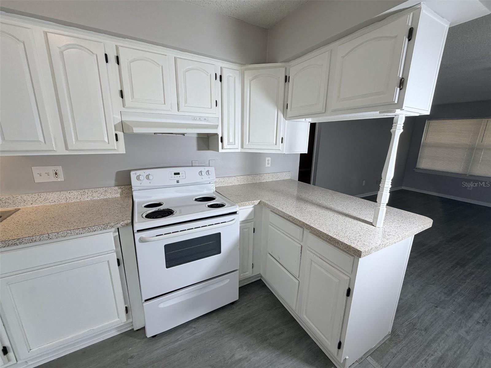 5328 Whiteway Dr Property Photo 15