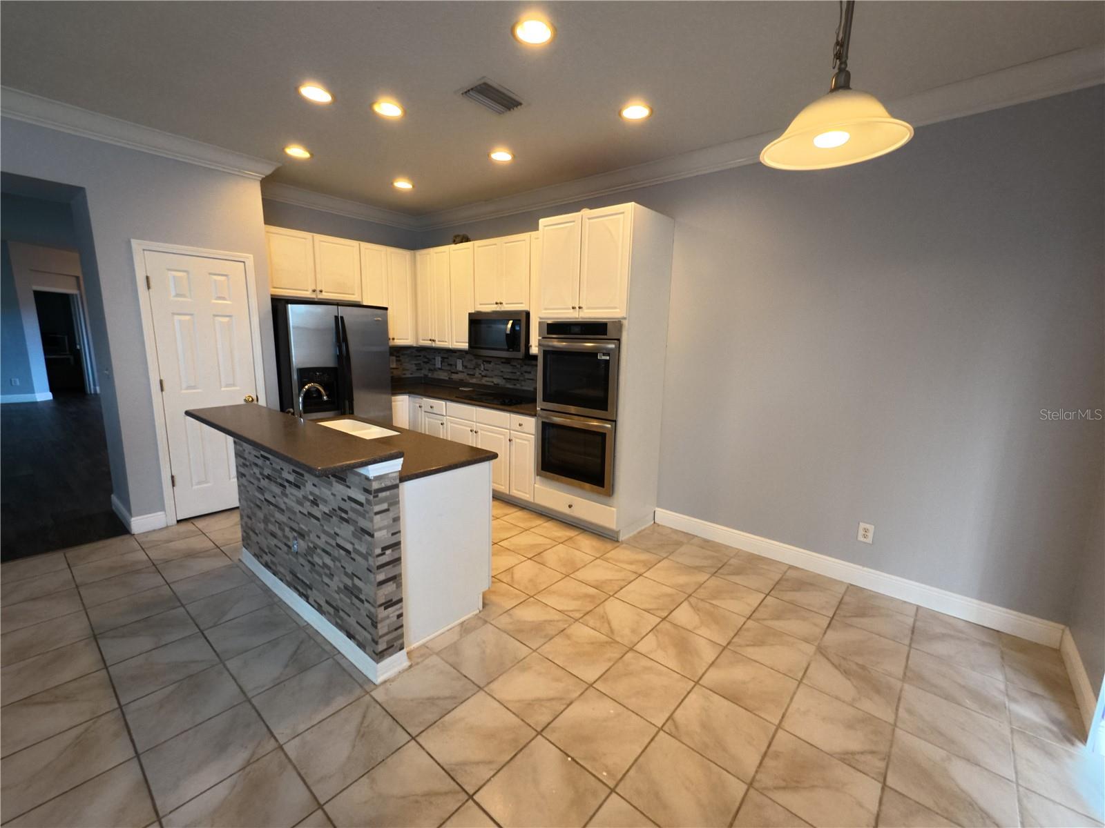 1701 Chalksand Way Property Photo 13
