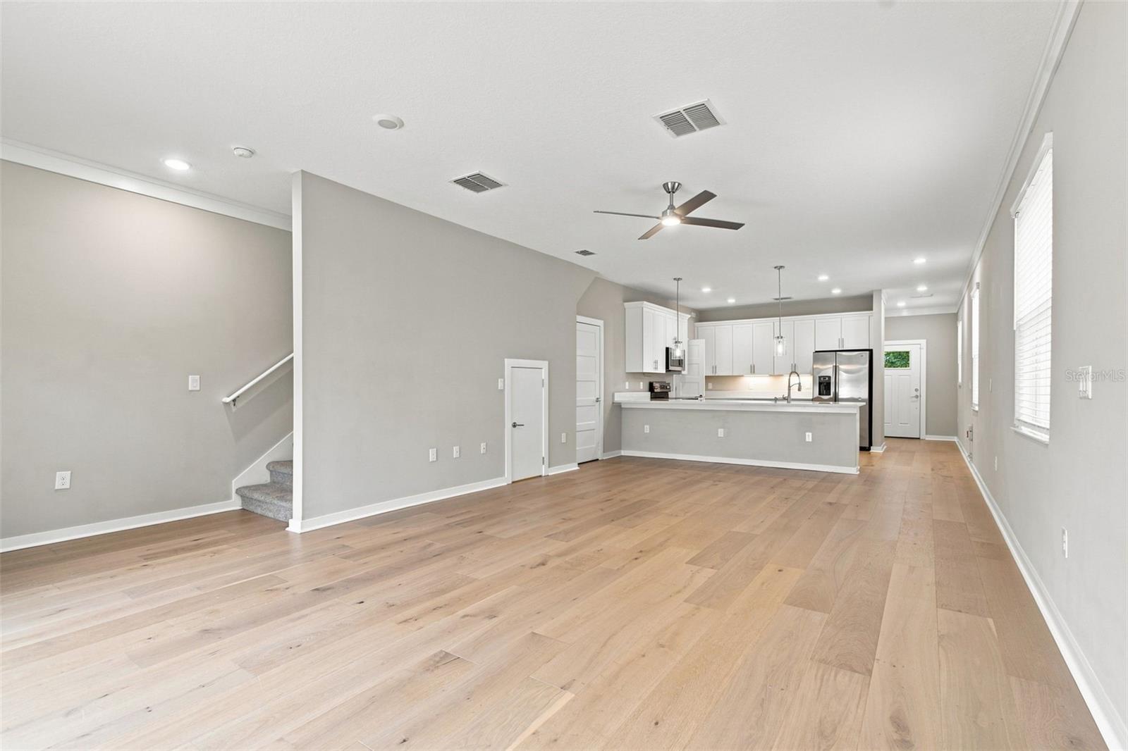 2704 W Gray St #a Property Photo 10