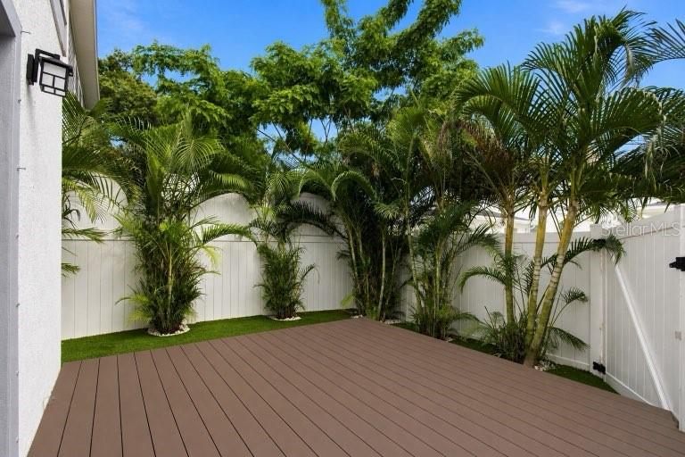 2704 W Gray St #a Property Photo 11