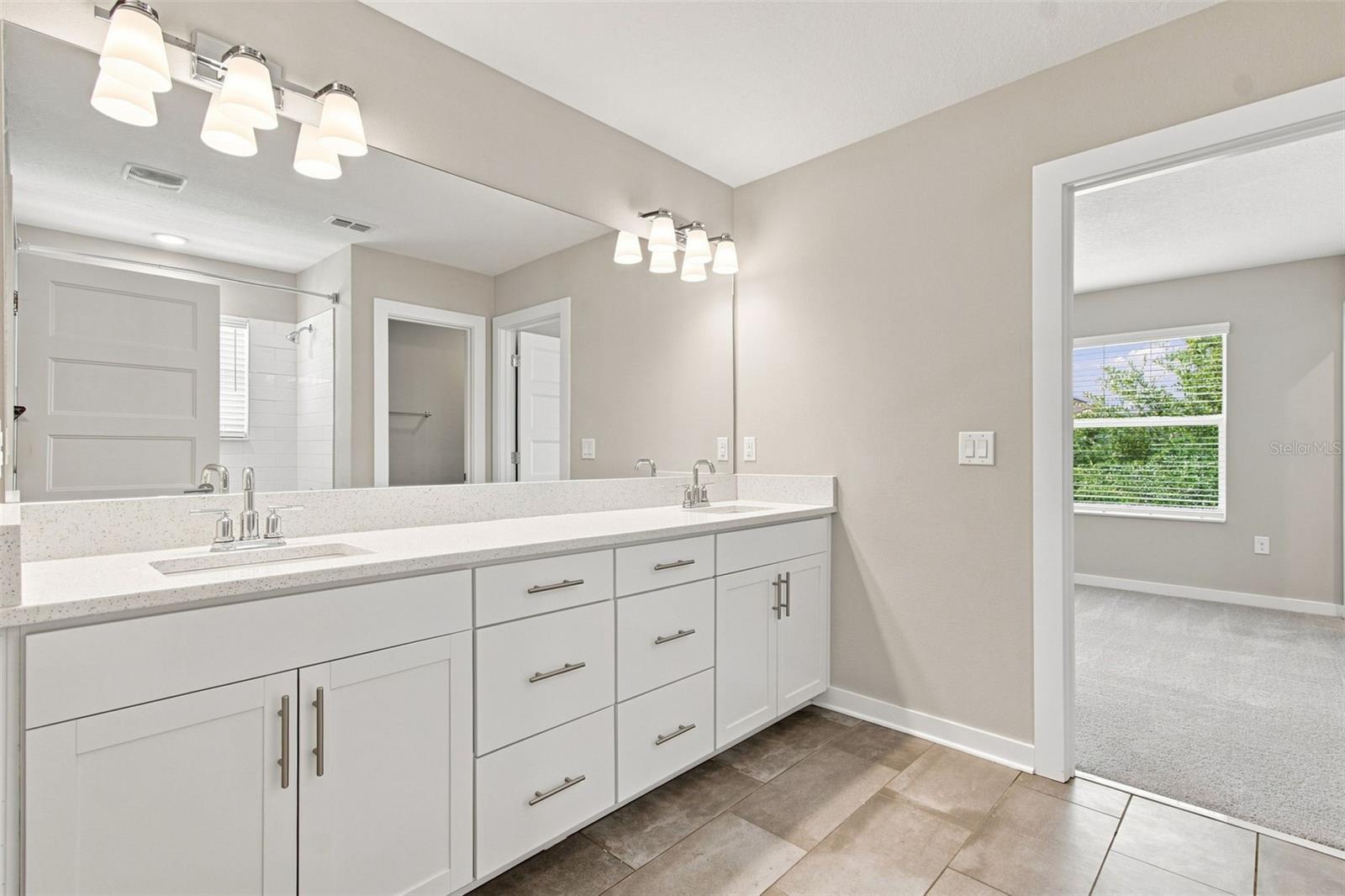 2704 W Gray St #a Property Photo 25