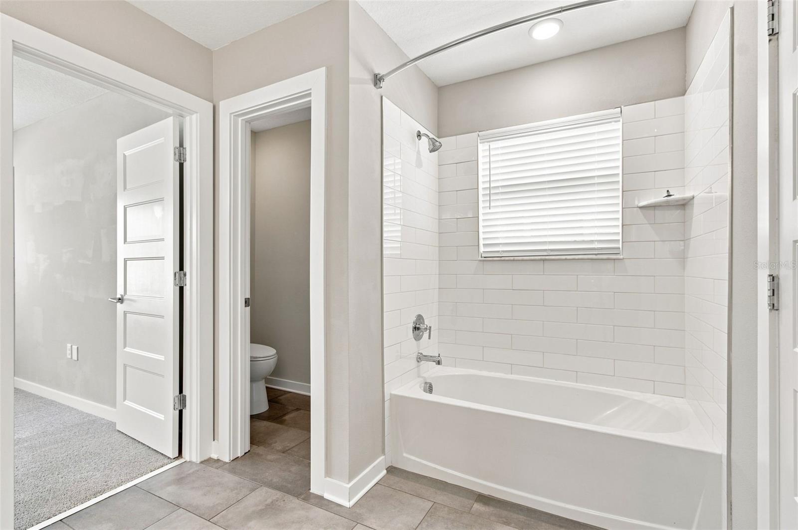 2704 W Gray St #a Property Photo 26