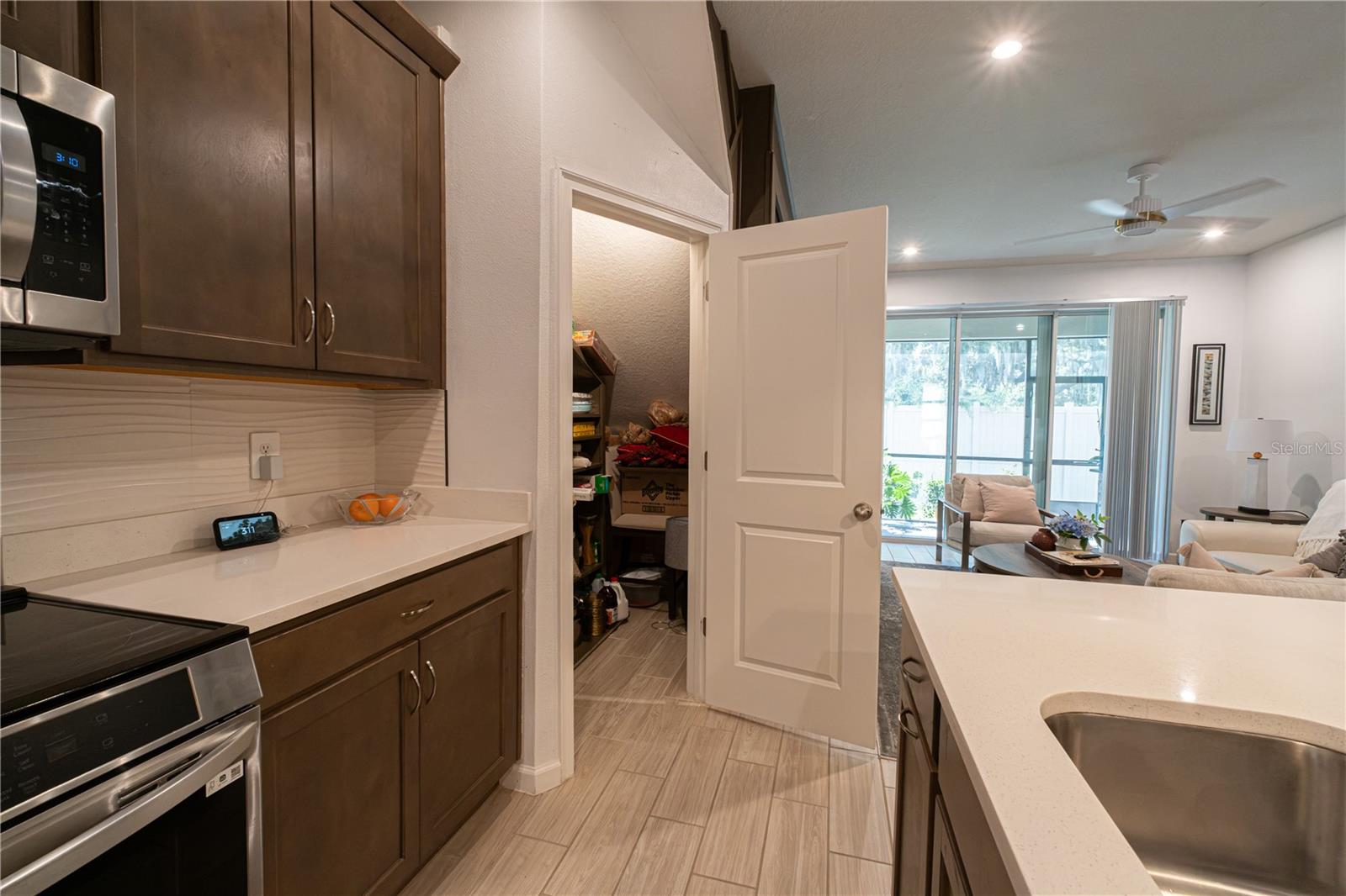 3216 Moonlit Lily Pl Property Photo 5