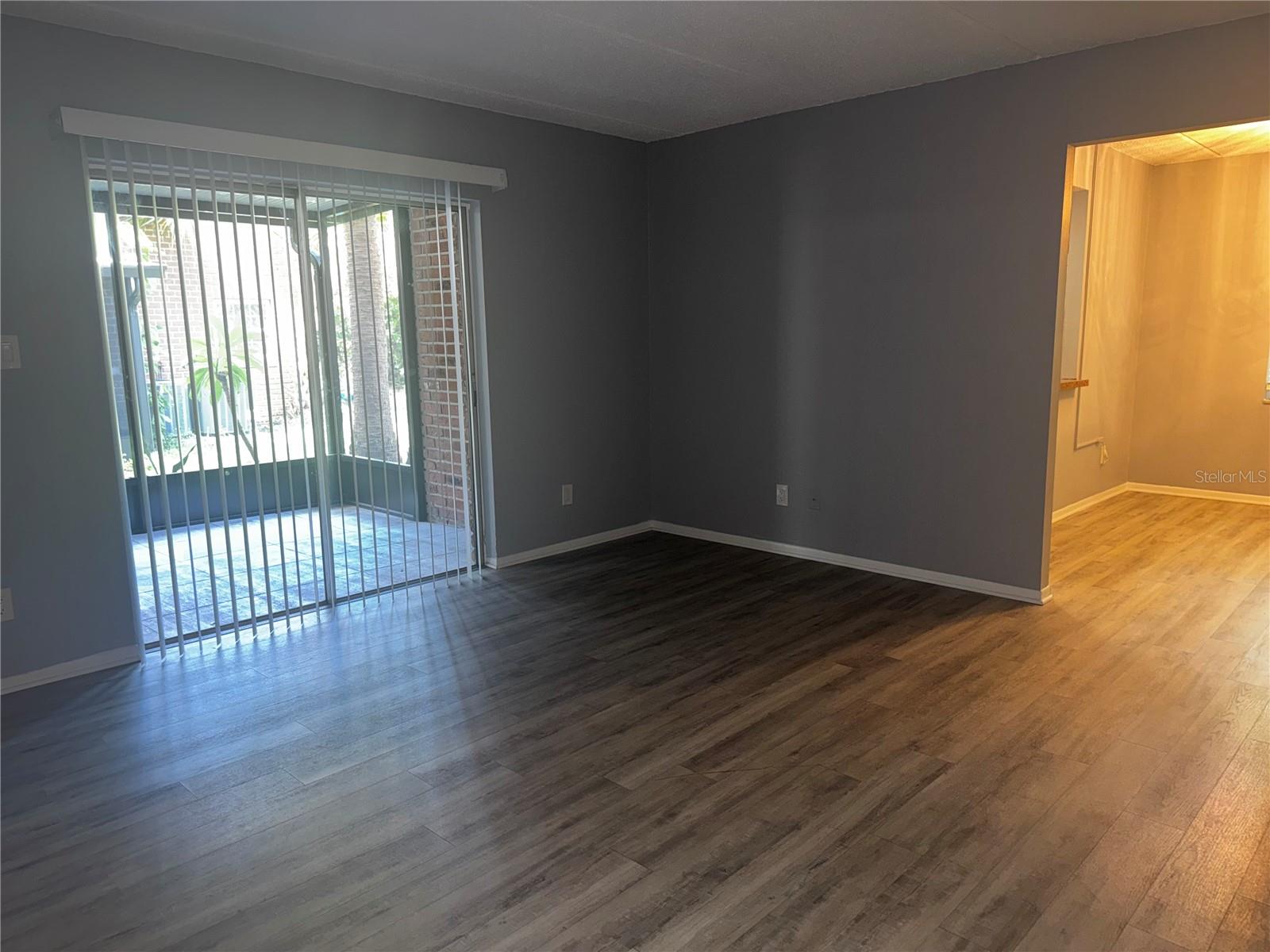1125 83rd Ave #b Property Photo 8