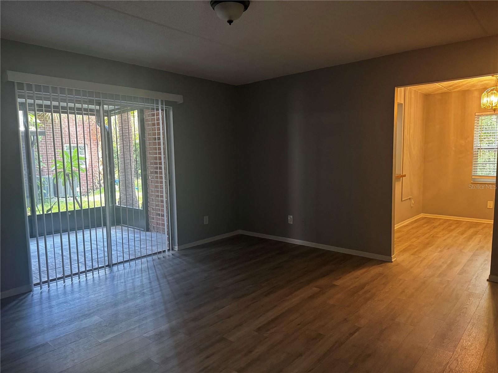 1125 83rd Ave #b Property Photo 9