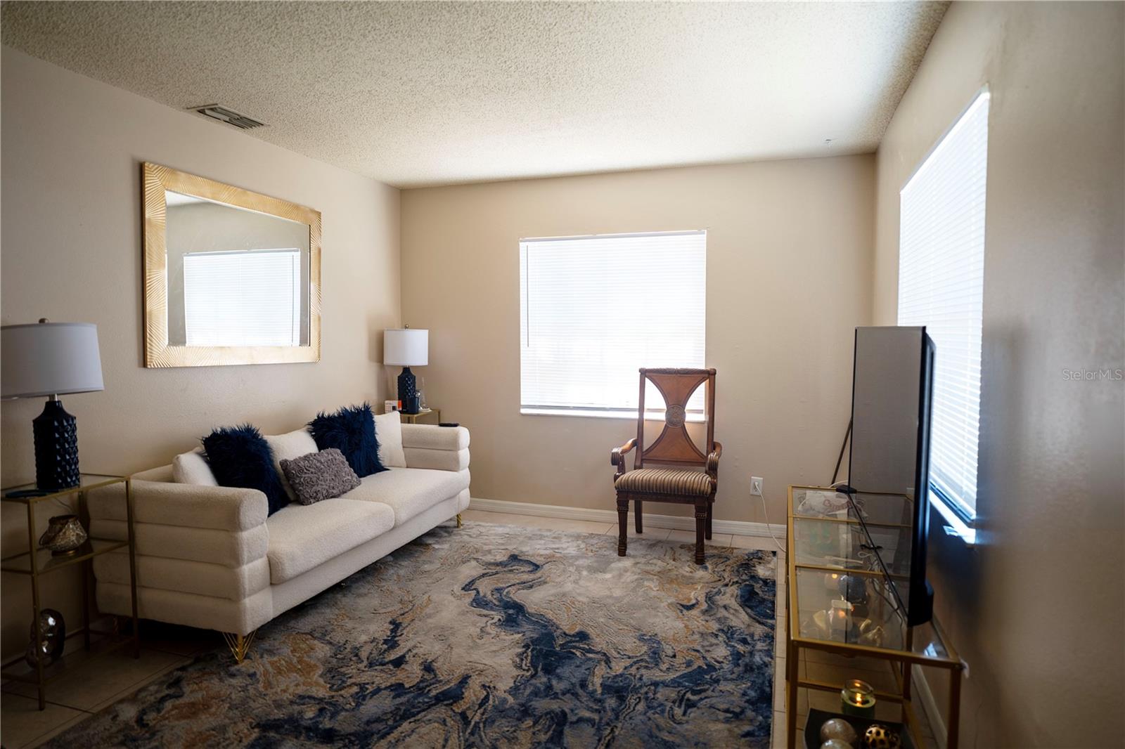 201 Century Blvd #a Property Photo 4