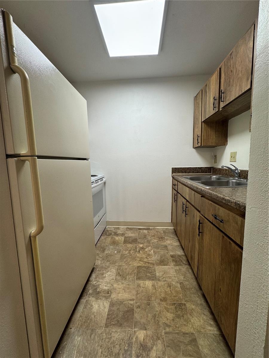 2452 Enterprise Rd #23 Property Photo 6