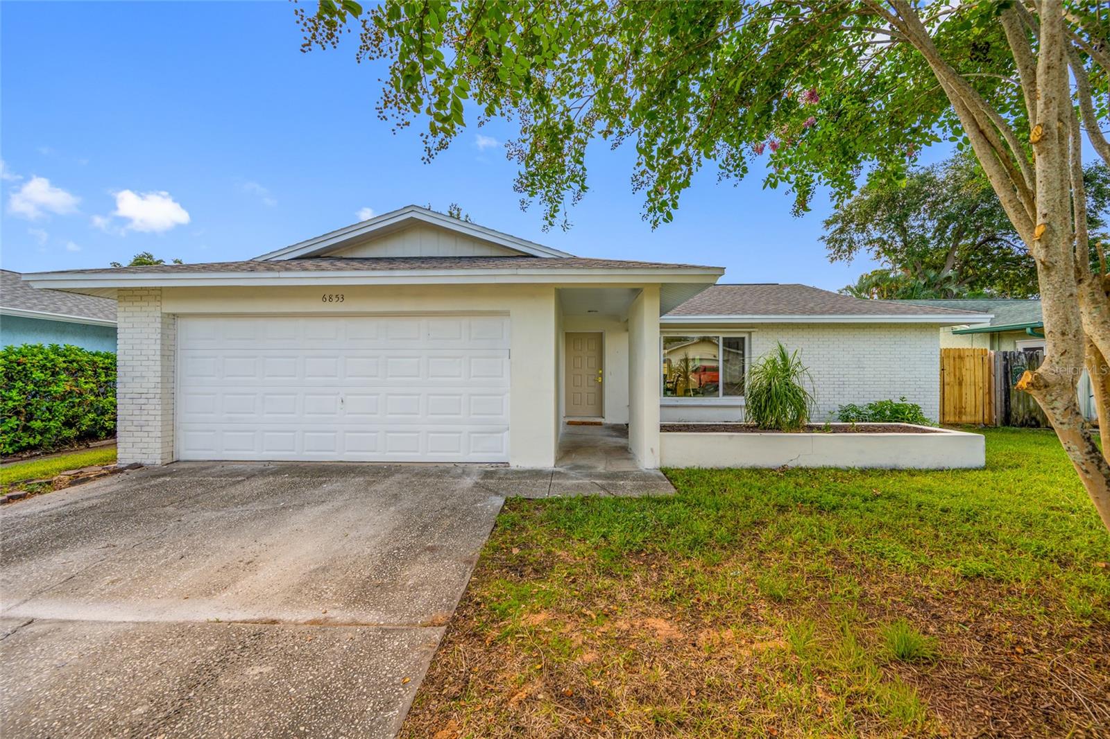 6853 SANDWATER TRL N