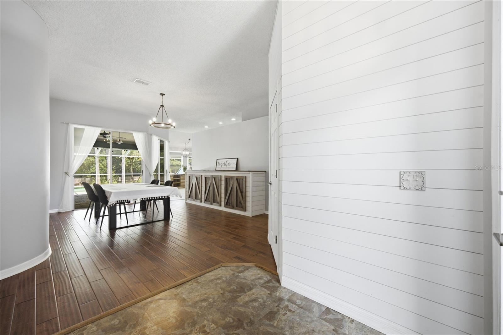 28707 Raleigh Pl Property Photo 4