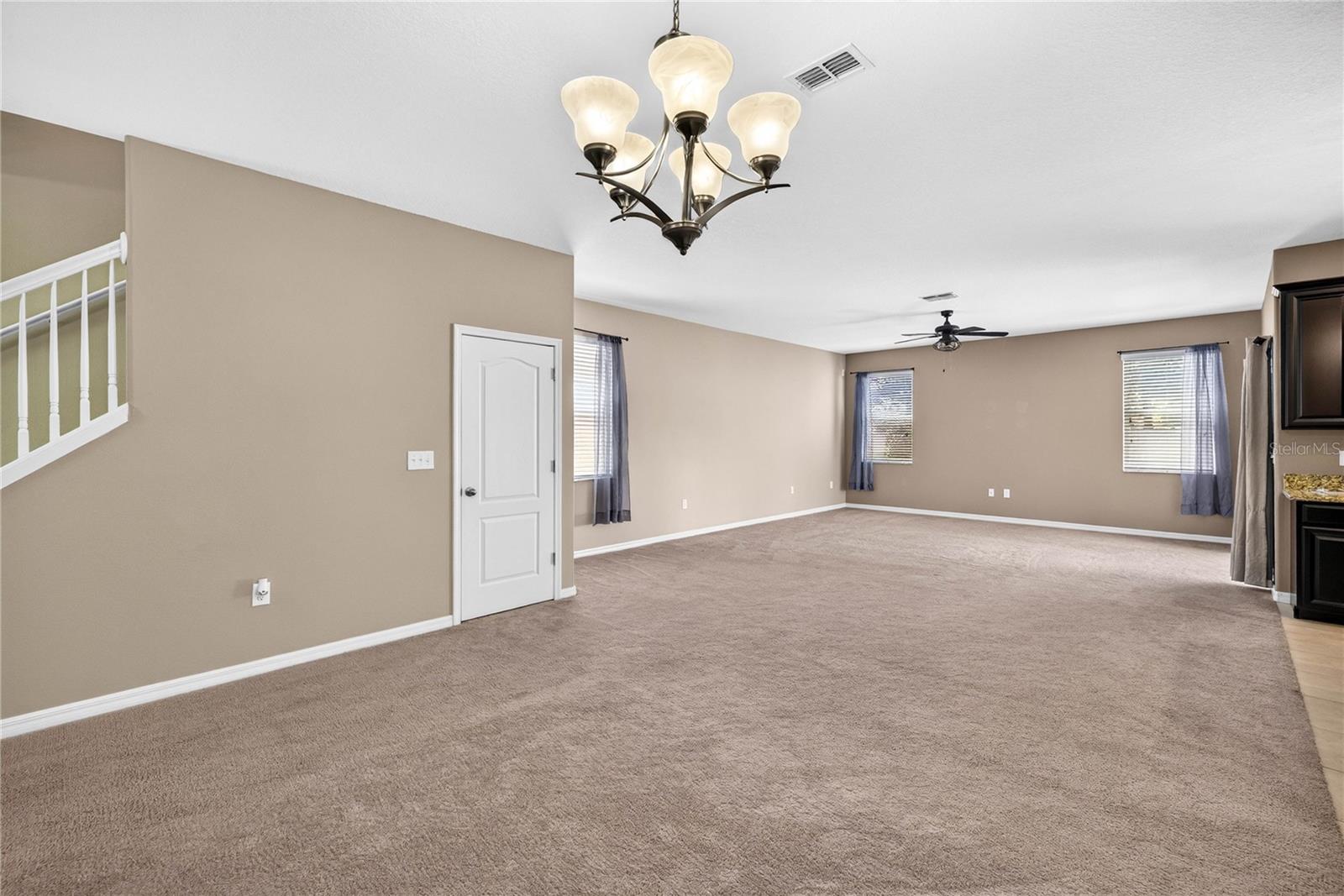 13752 Reindeer Cir Property Photo 8