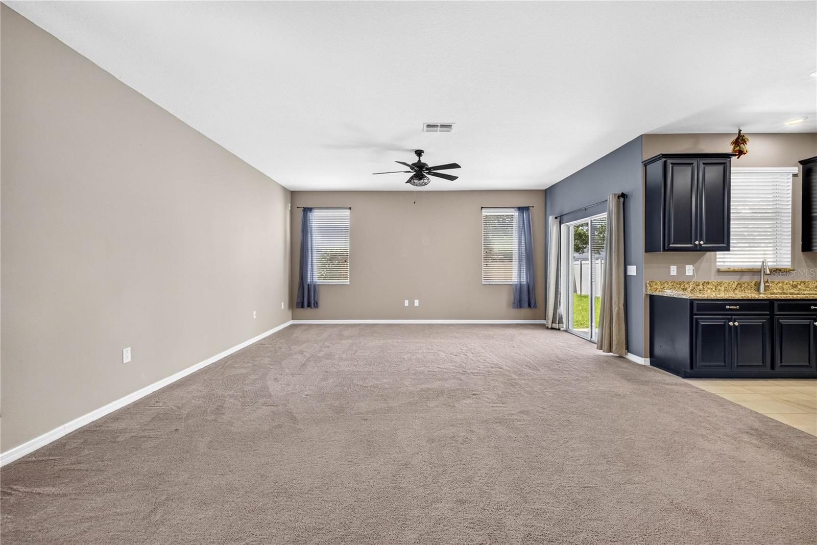 13752 Reindeer Cir Property Photo 9