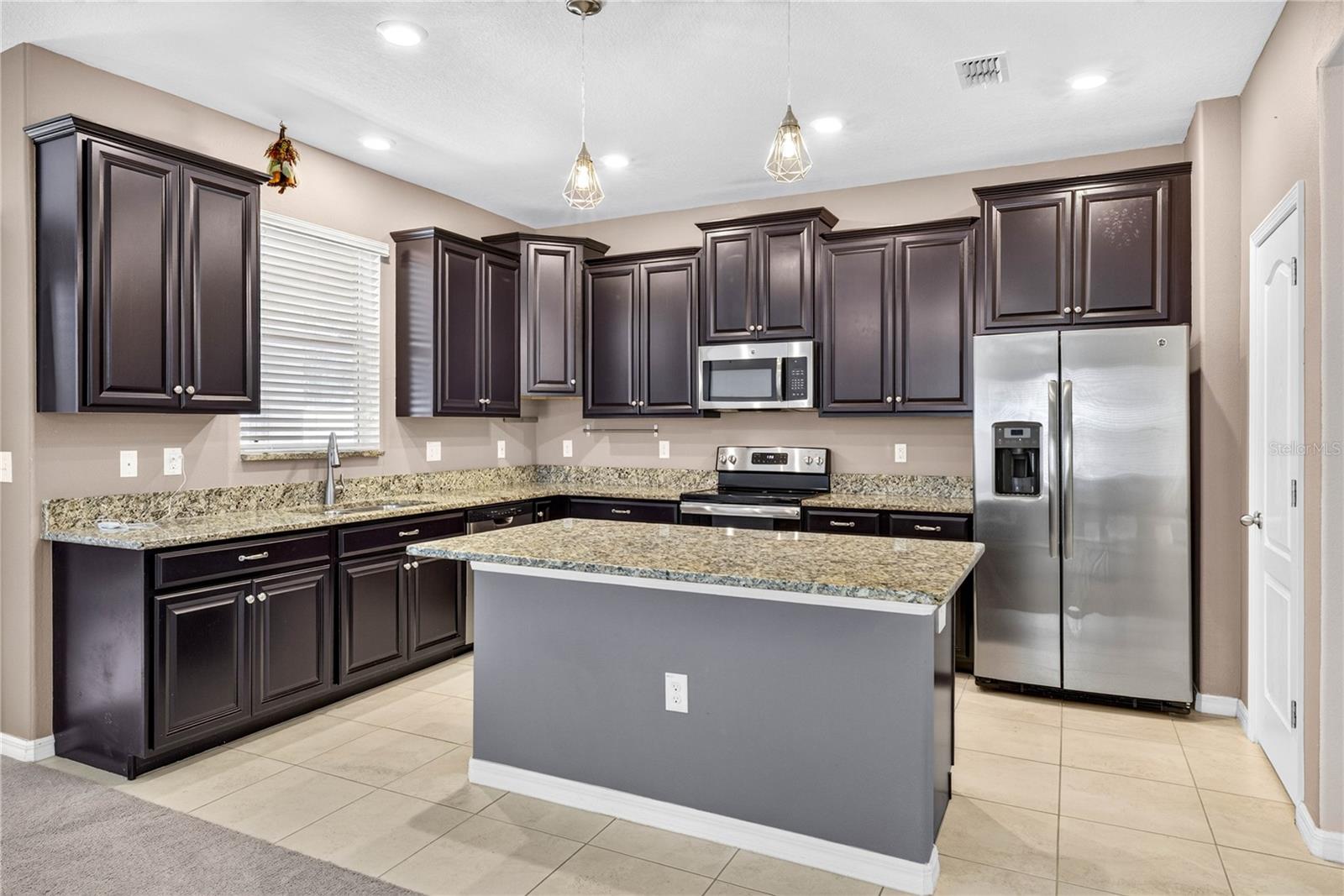 13752 Reindeer Cir Property Photo 13