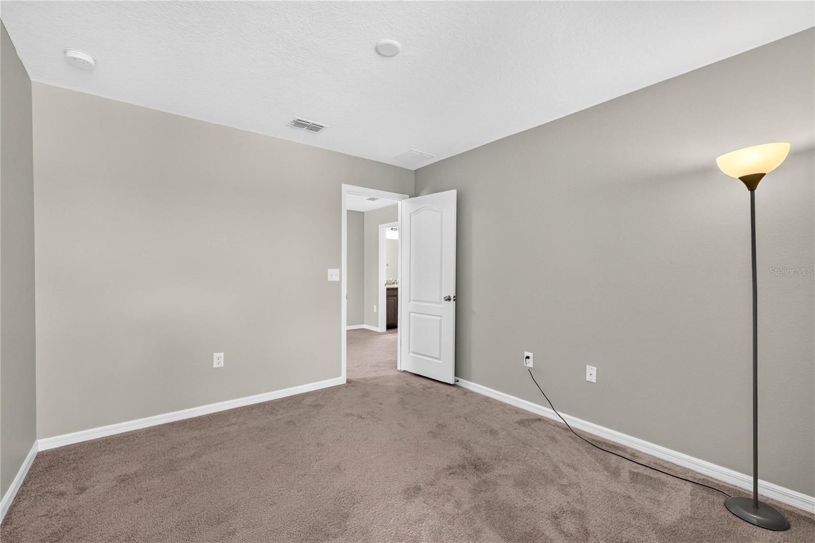13752 Reindeer Cir Property Photo 25