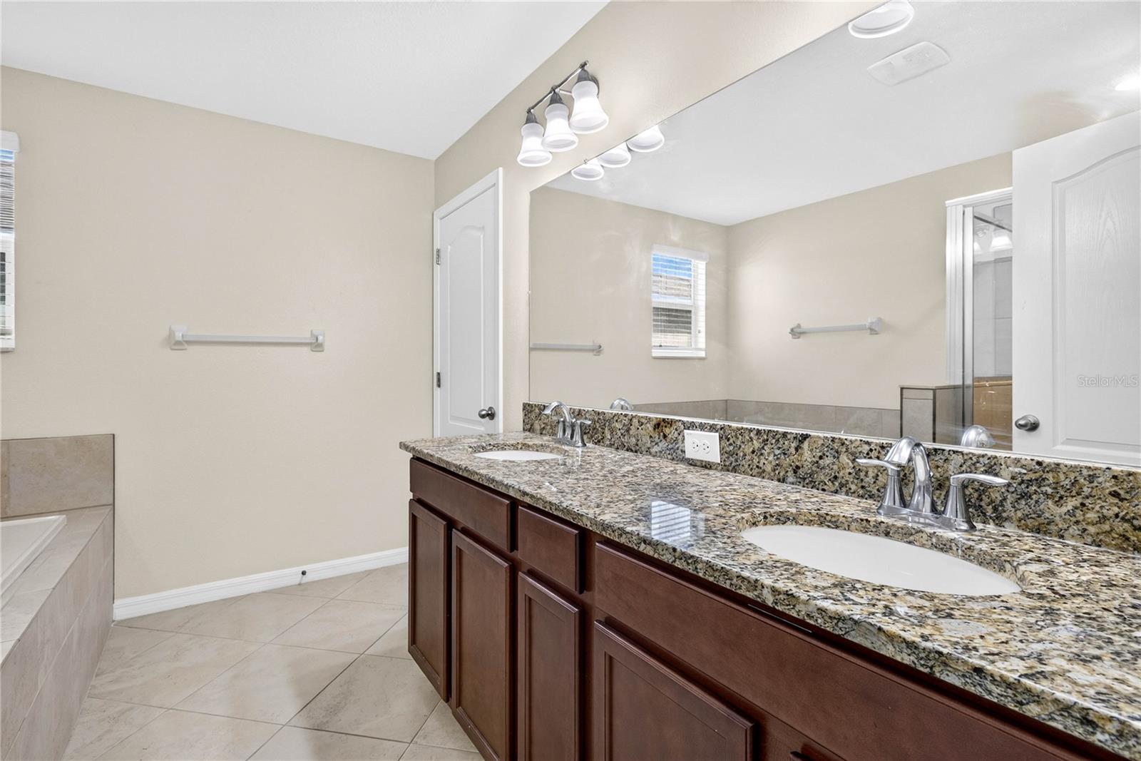 13752 Reindeer Cir Property Photo 30