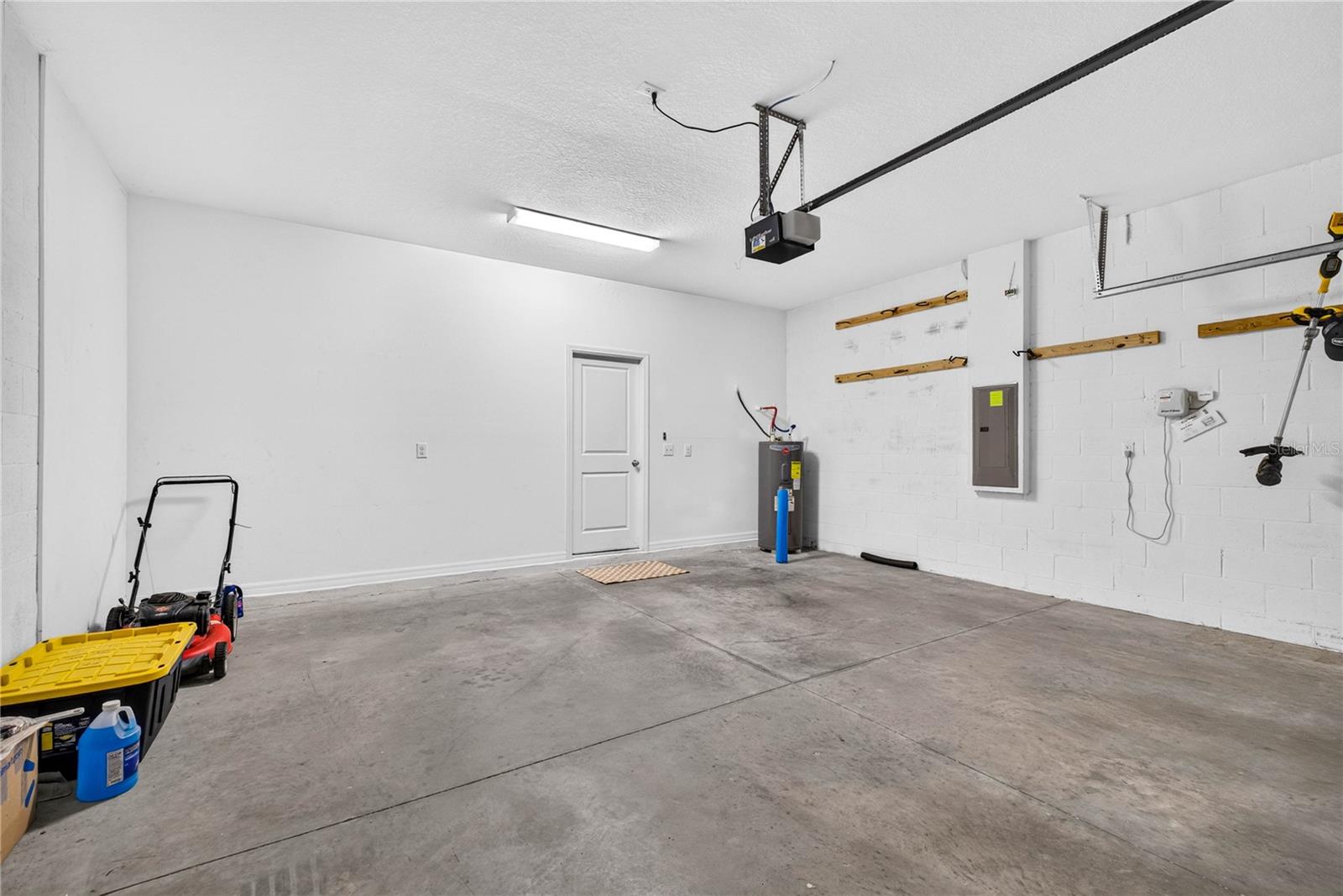 13752 Reindeer Cir Property Photo 35
