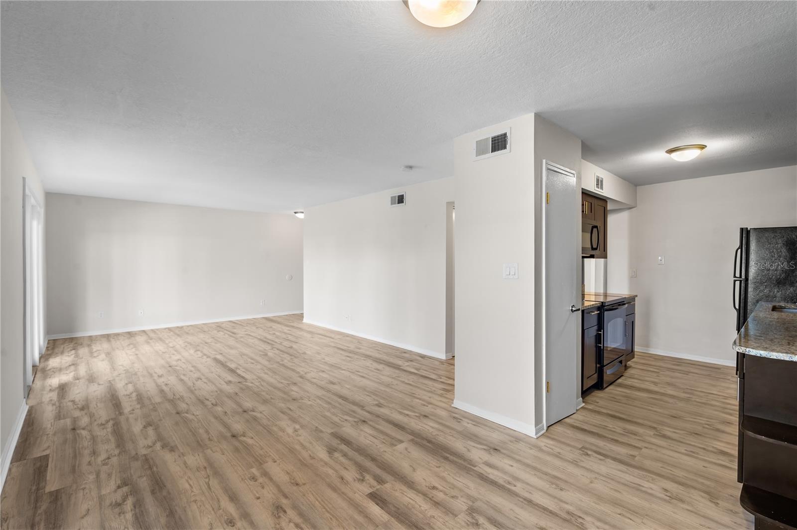 111 Seahorse Dr Se #a Property Photo 4