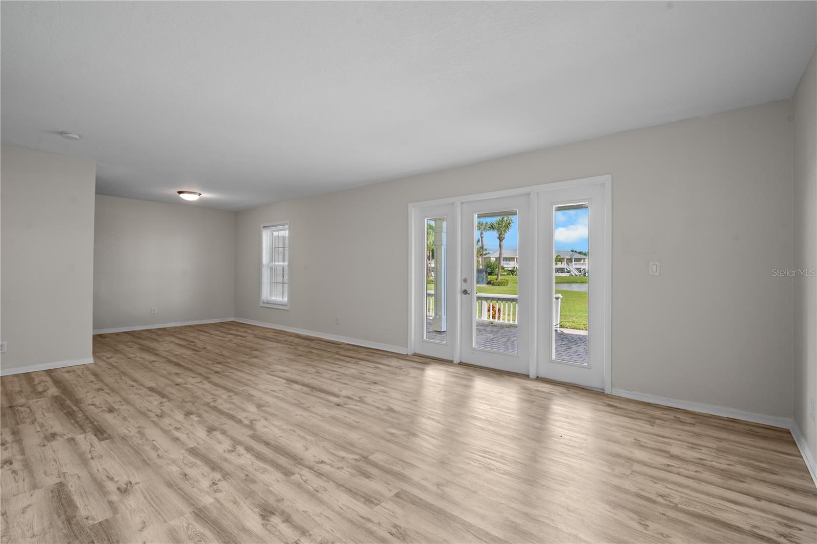111 Seahorse Dr Se #a Property Photo 6