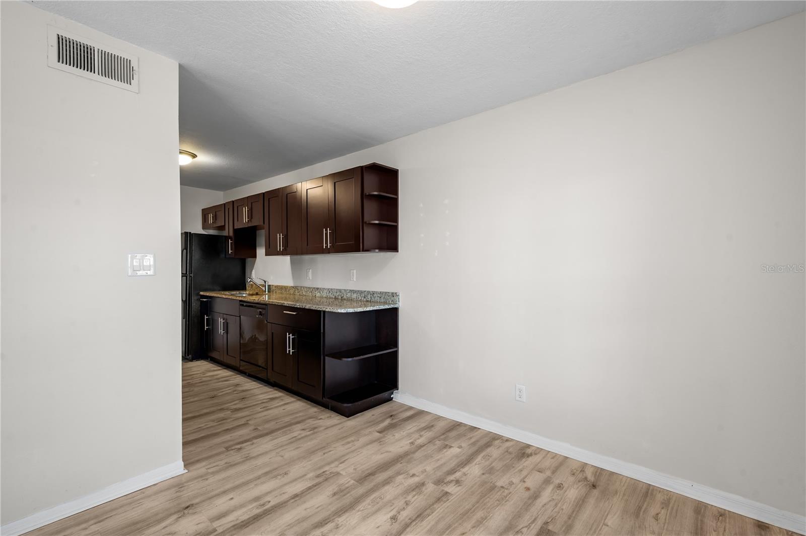 111 Seahorse Dr Se #a Property Photo 12