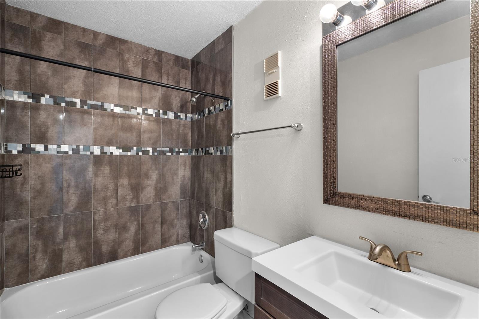 111 Seahorse Dr Se #a Property Photo 29