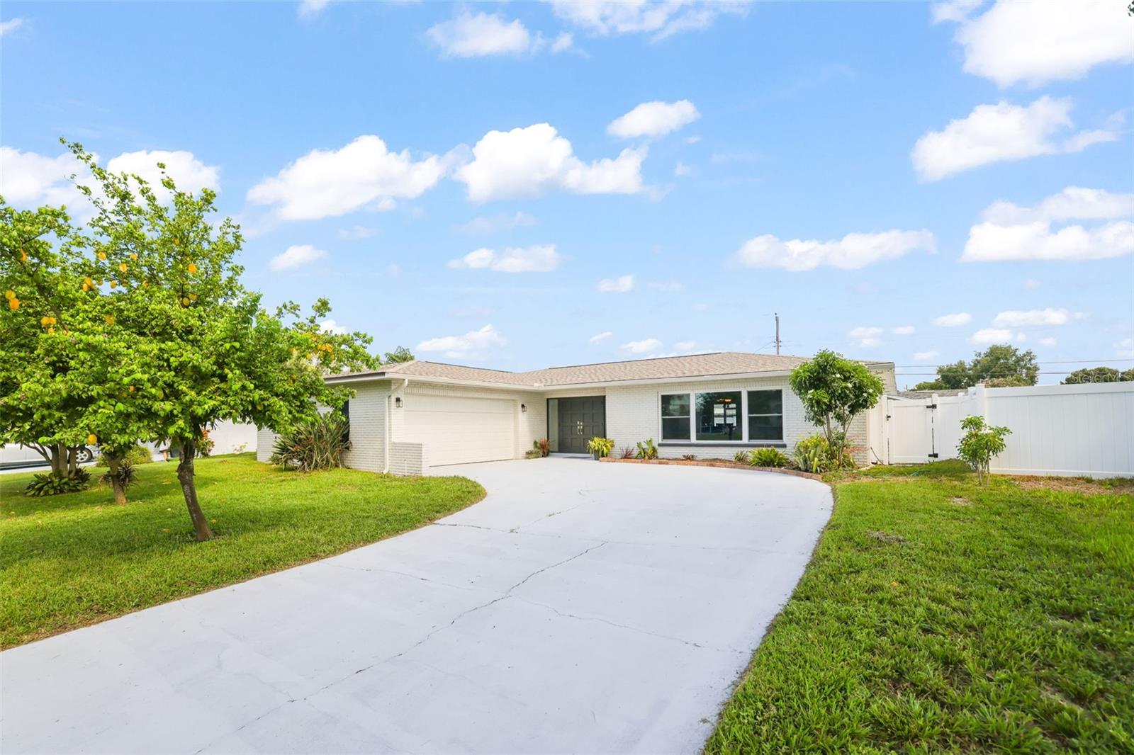 13635 97th Ter Property Photo 2
