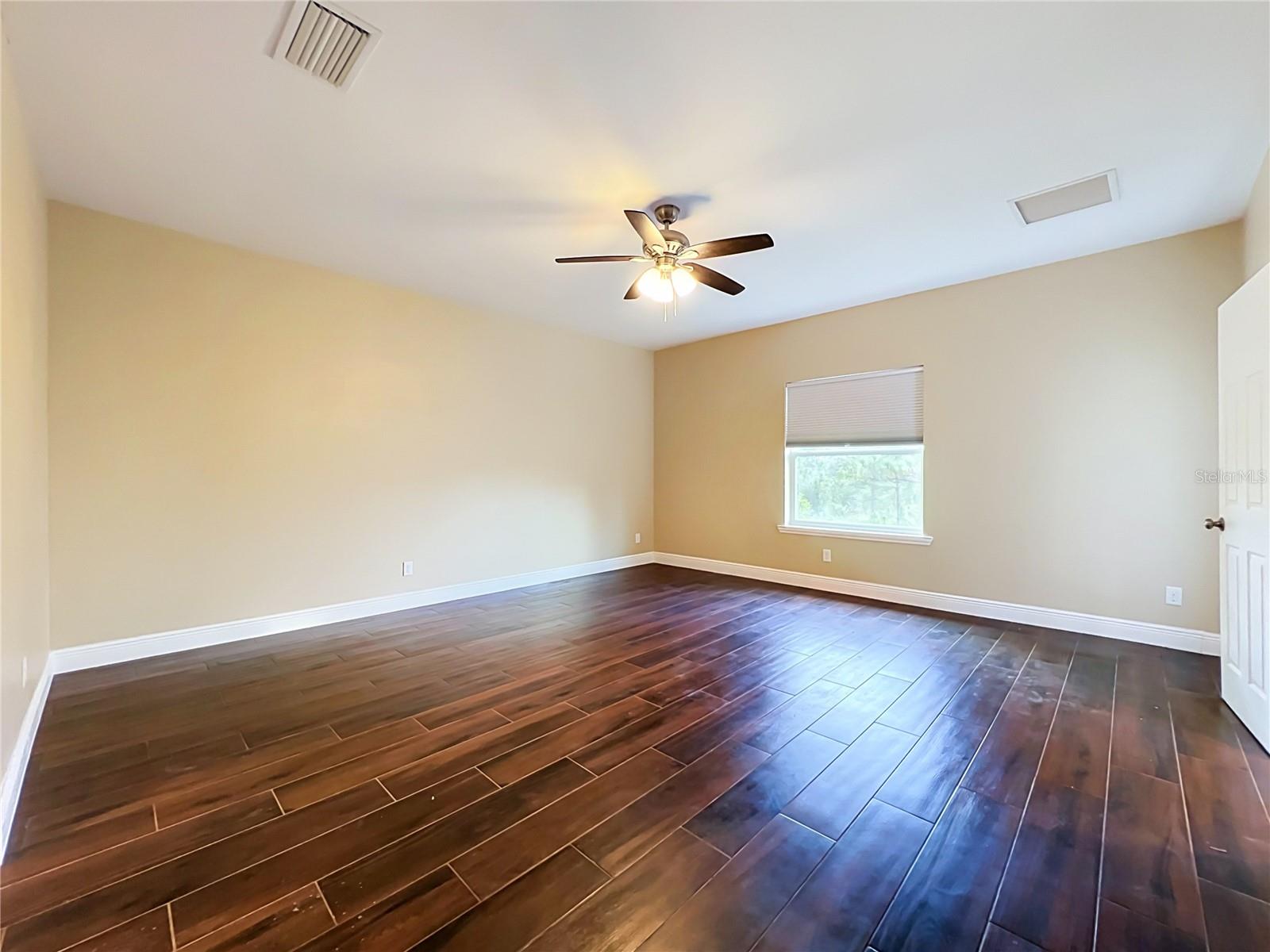 19504 Robertson Street Property Photo 51
