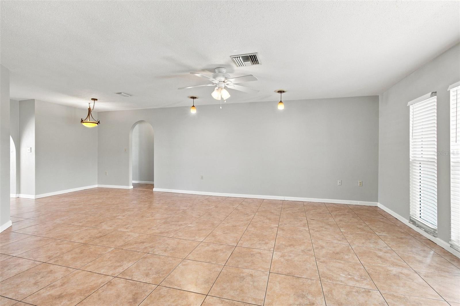 527 Wayfarer Dr Property Photo 15