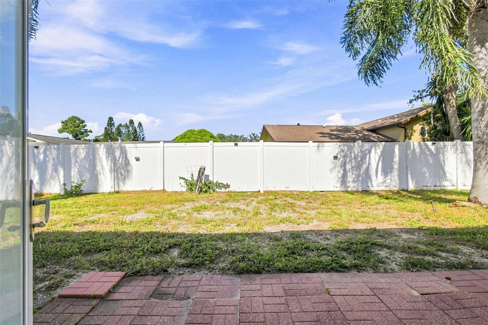 527 Wayfarer Dr Property Photo 34