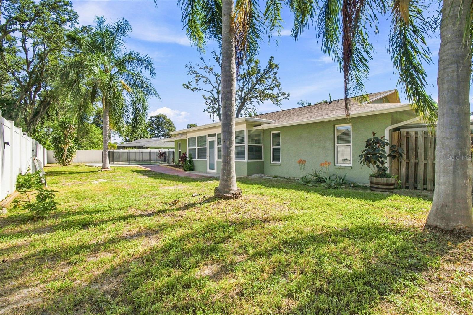 527 Wayfarer Dr Property Photo 35