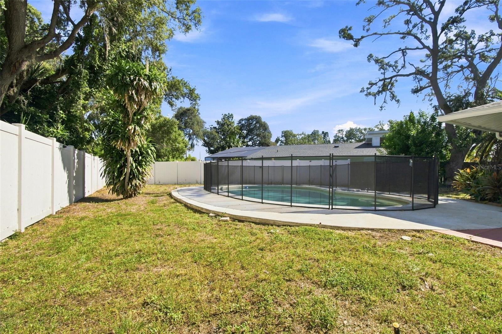 527 Wayfarer Dr Property Photo 37